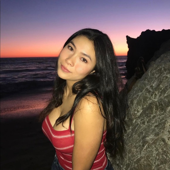 Meet your Posher, Kiana - Picture 2 of 2